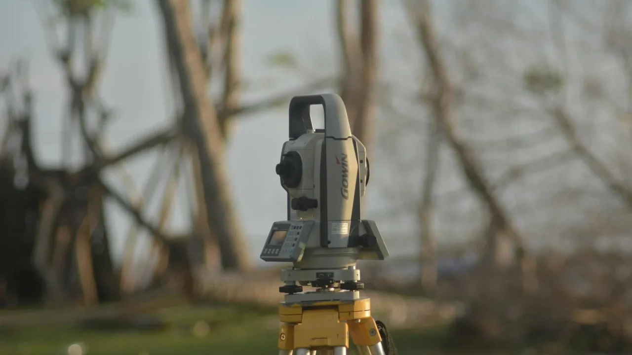 GNSS Receiver Surveying Equipment